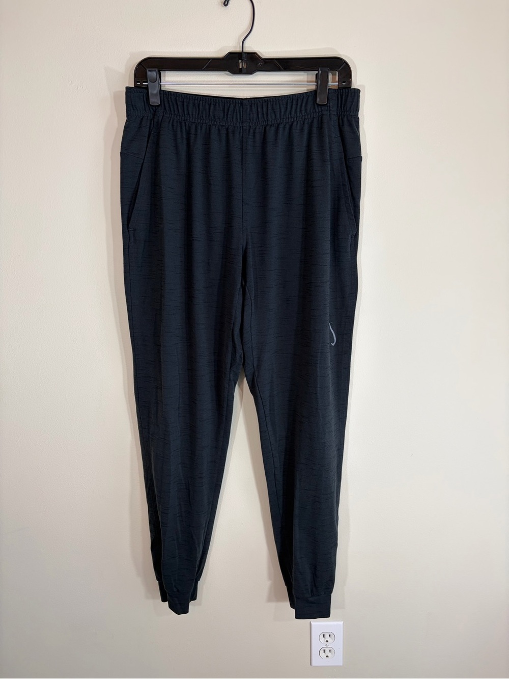 Nike Men’s Dri-FIT Yoga Jogger Pants Black Medium - Picture 2 of 9